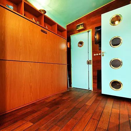 Marais Tiny Boat Merrib Apartment *
