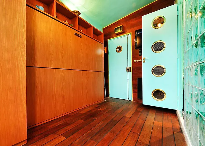 Marais Tiny Boat Merrib Apartmán *